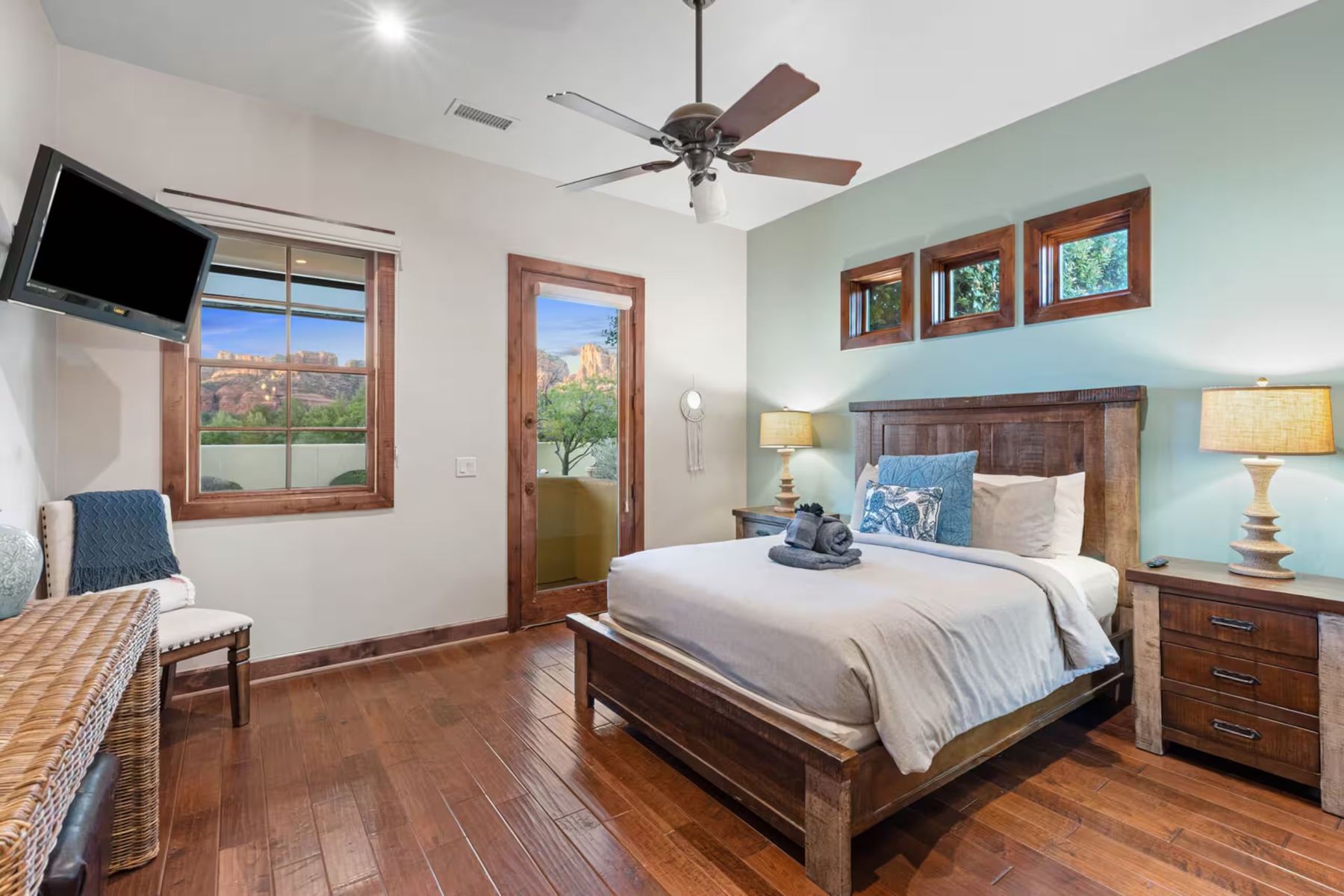 Private queen room, shared bathroom